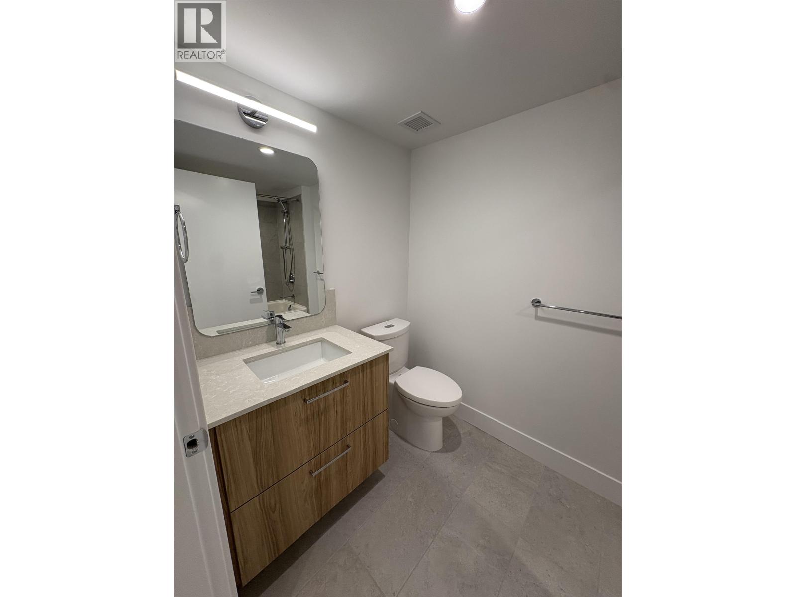105 2322 EMERY COURT, North Vancouver