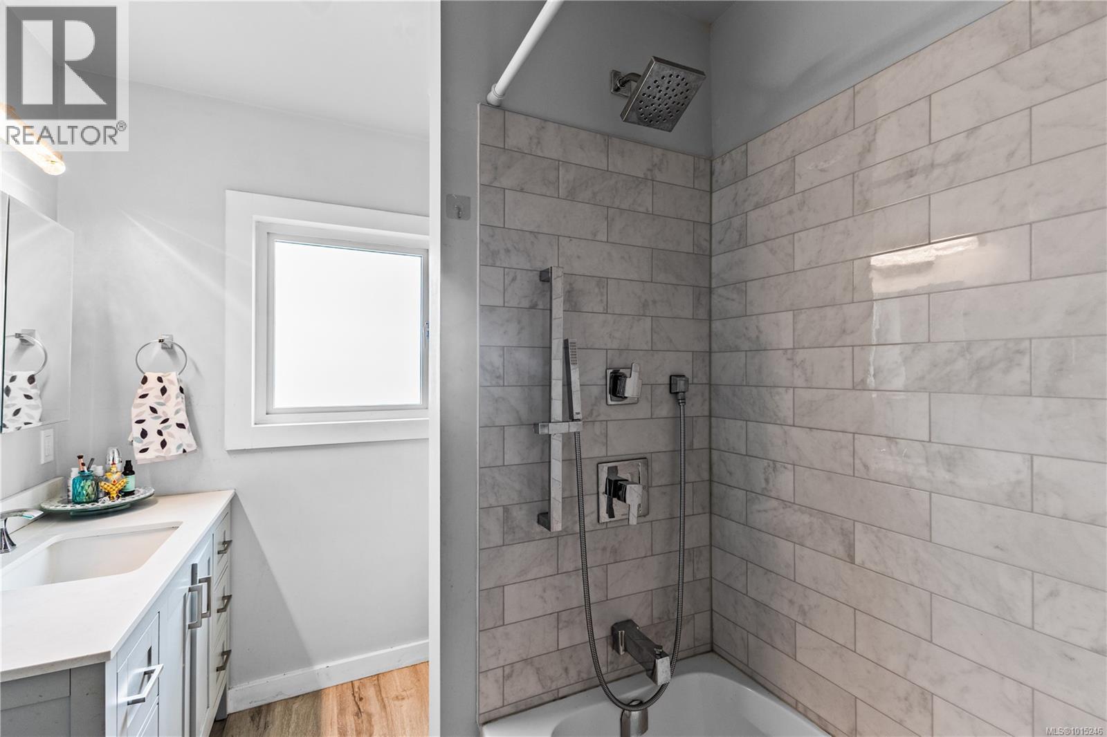 1368 Galerno Rd, Campbell River