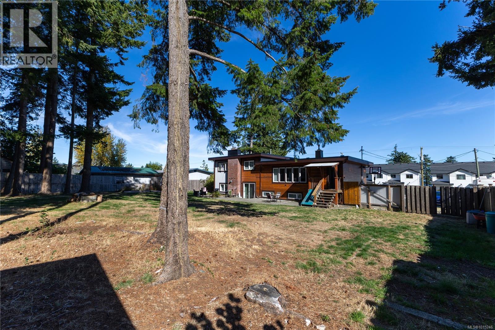 1368 Galerno Rd, Campbell River