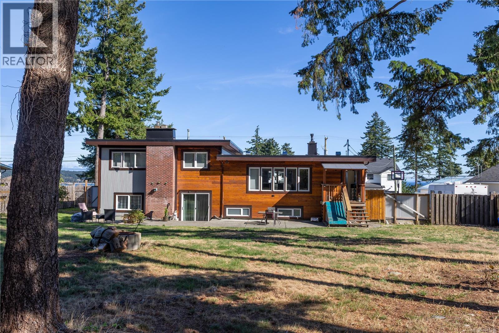 1368 Galerno Rd, Campbell River