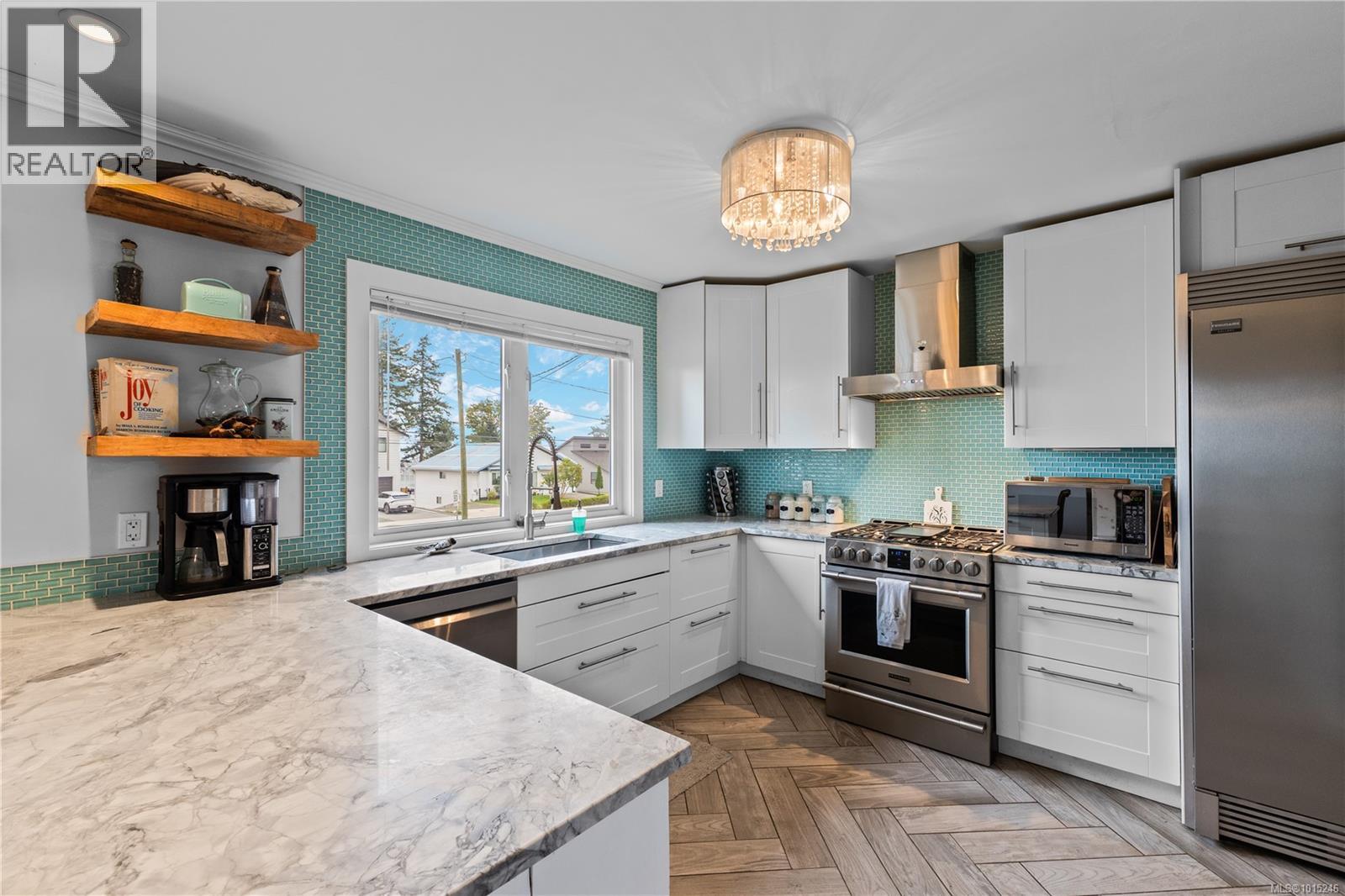 1368 Galerno Rd, Campbell River