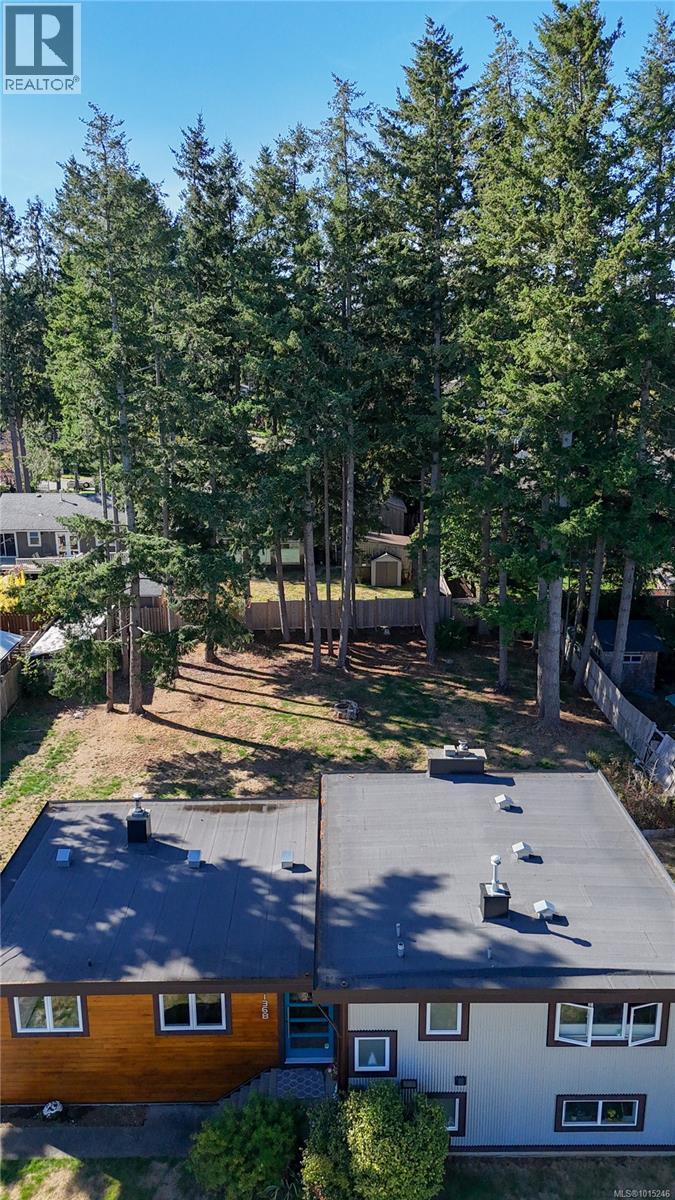 1368 Galerno Rd, Campbell River