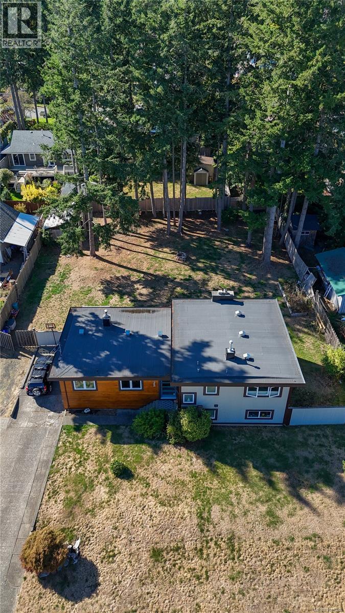 1368 Galerno Rd, Campbell River