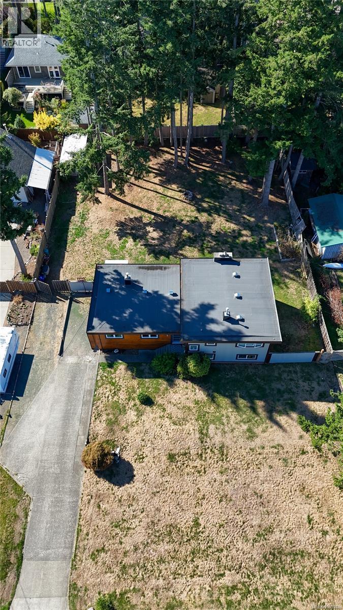 1368 Galerno Rd, Campbell River