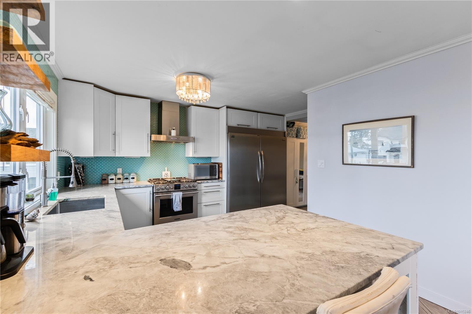 1368 Galerno Rd, Campbell River