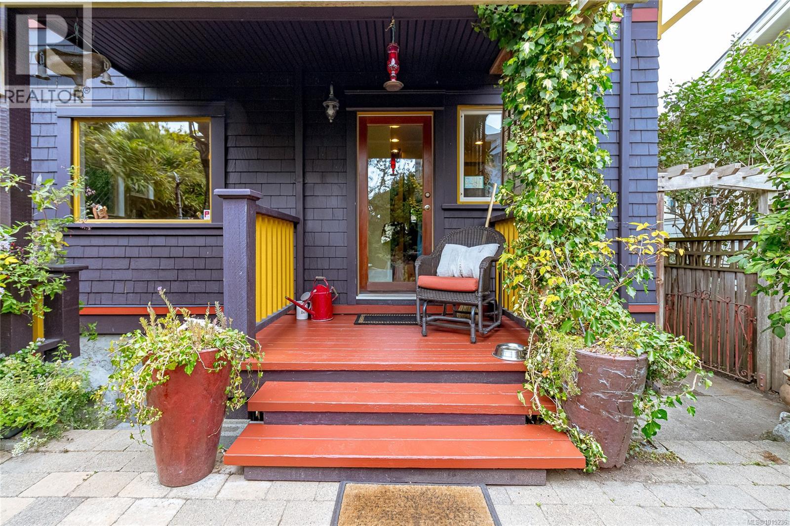  1319 Point Street, Victoria