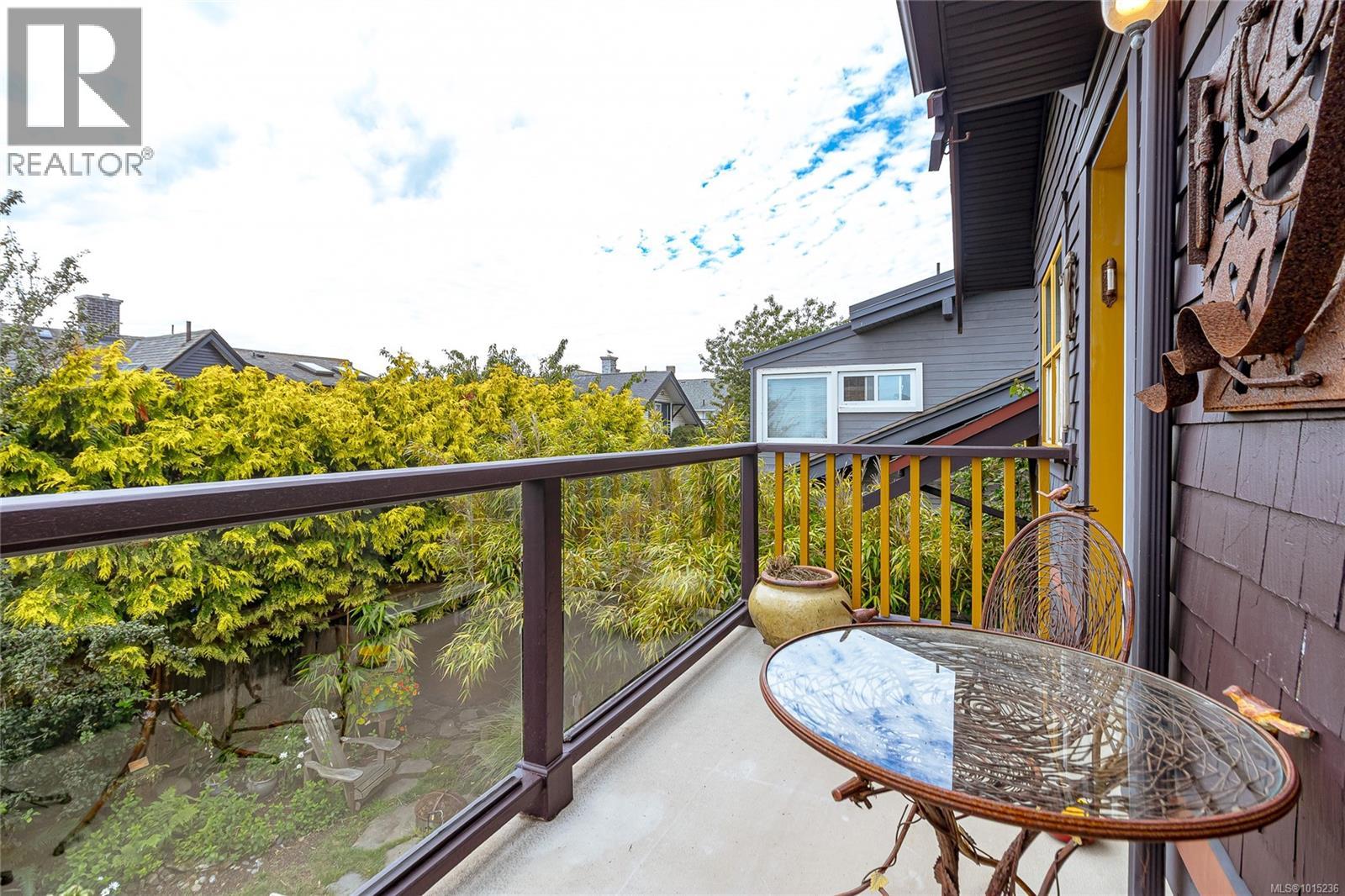  1319 Point Street, Victoria