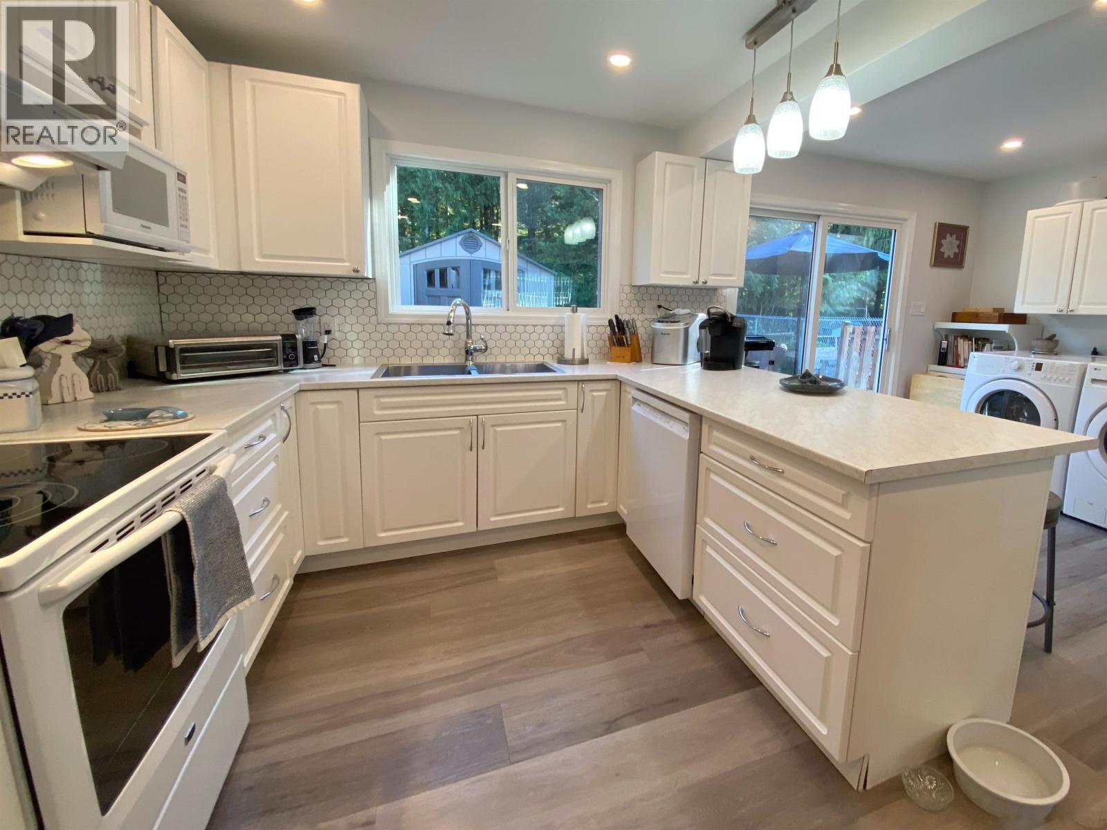 152 RAVEN CRESCENT
