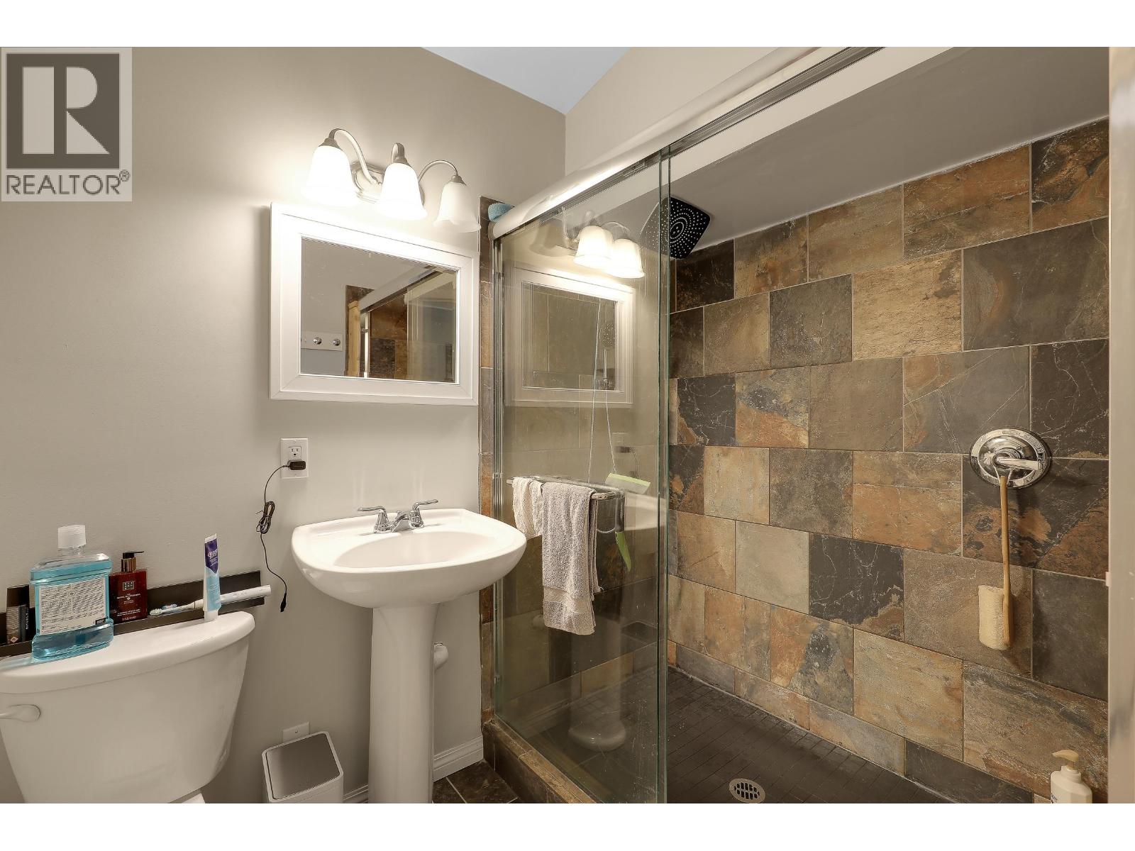 5156 8A Avenue, Delta