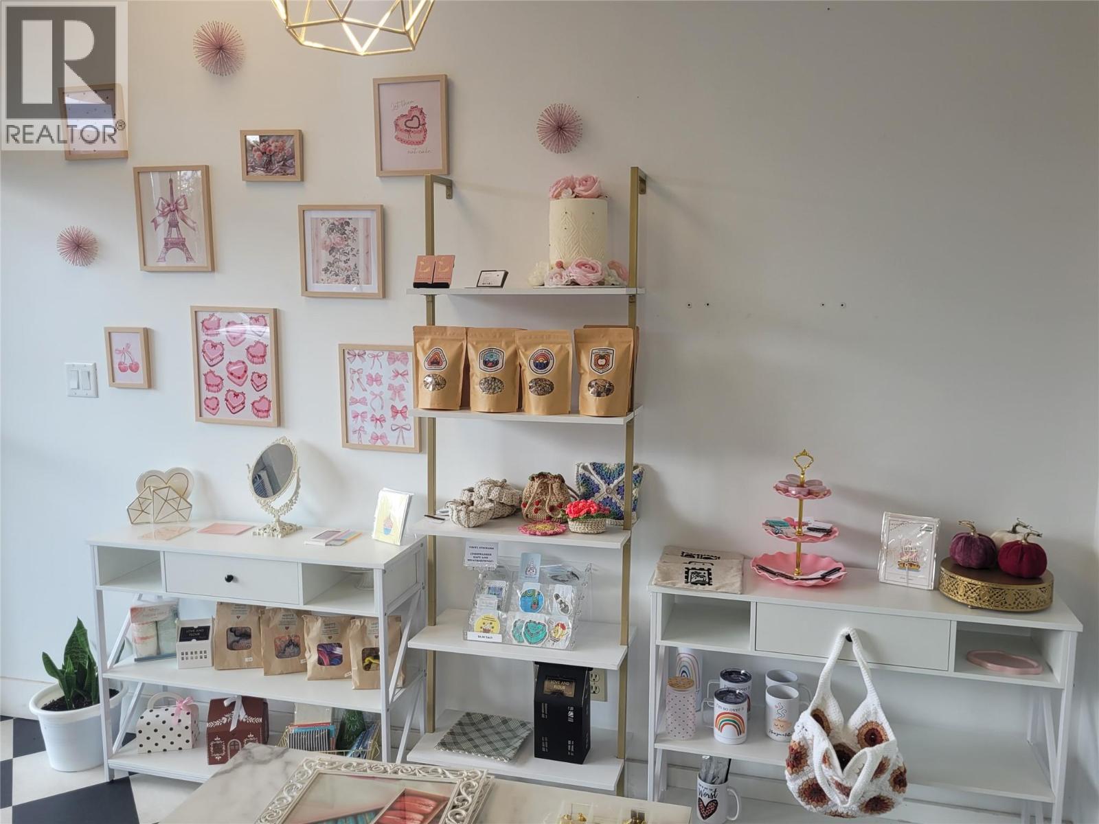 1695 Burtch Road, Kelowna