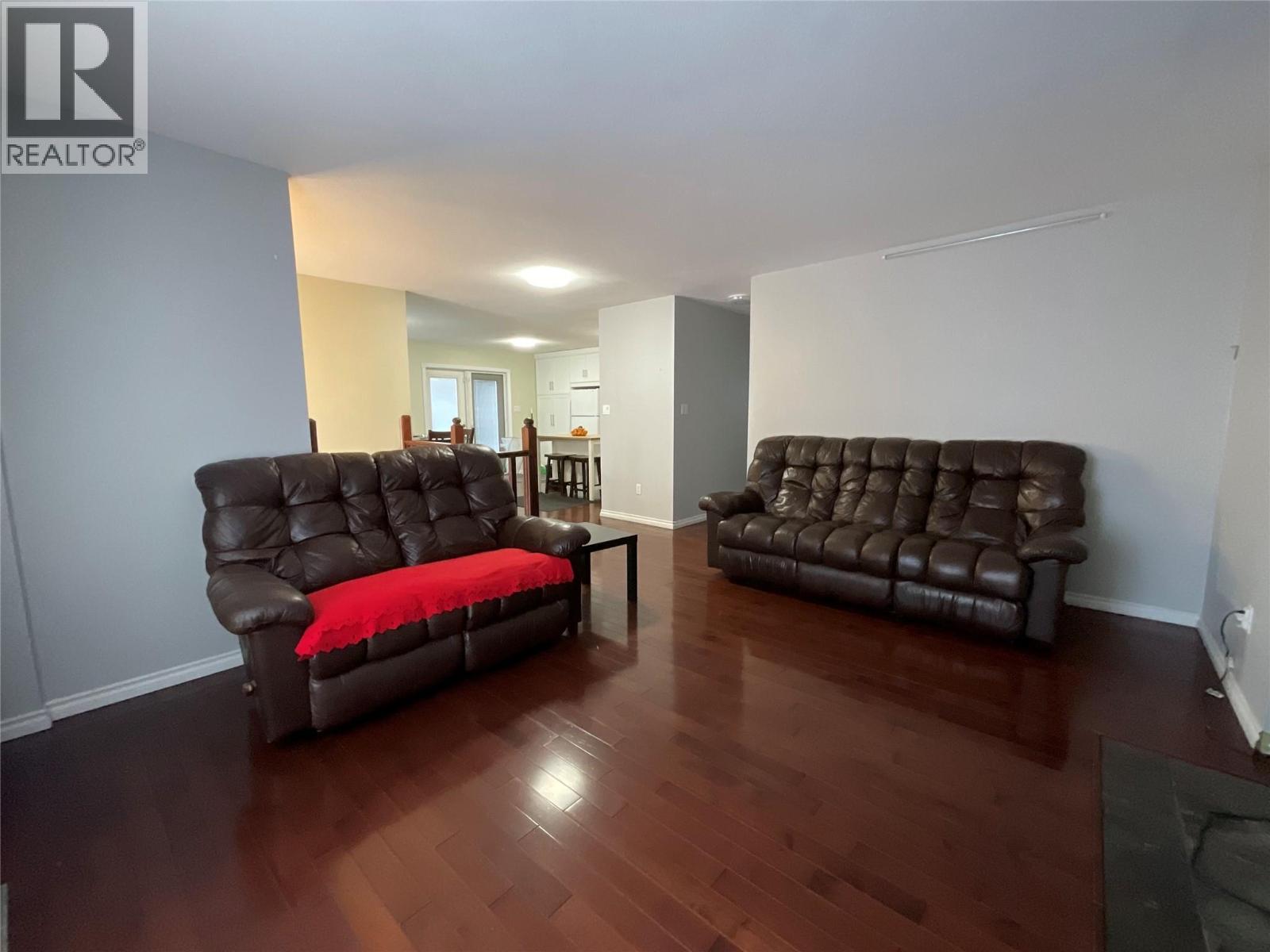 212 Spruce Avenue, Tumbler Ridge