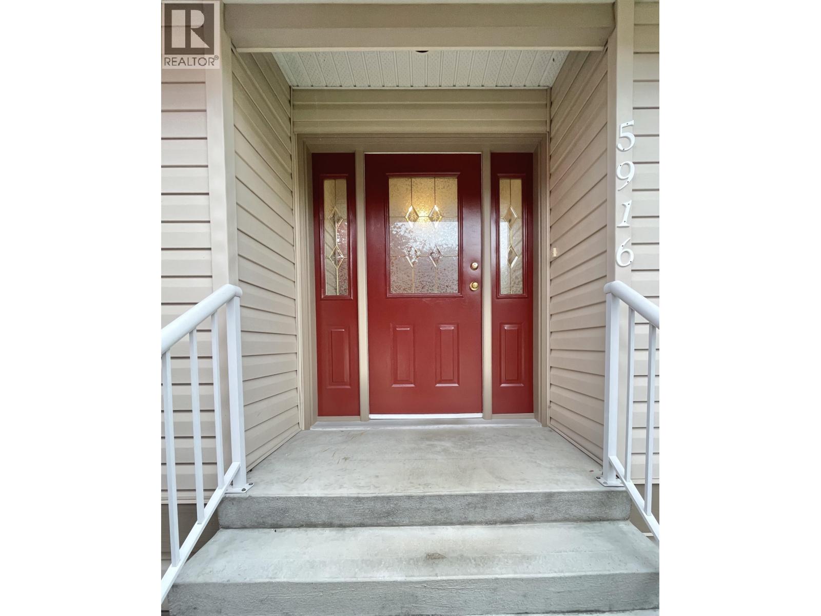 5916 ST. ANDREWS PLACE, Sechelt