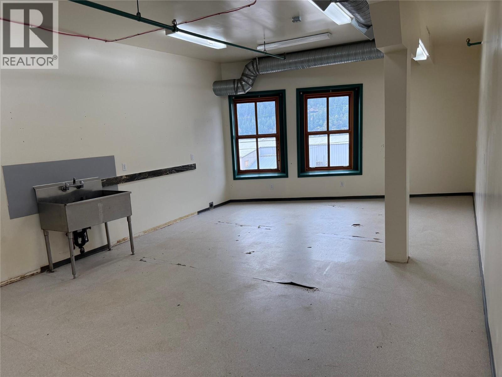 202 625 Front Street, Nelson