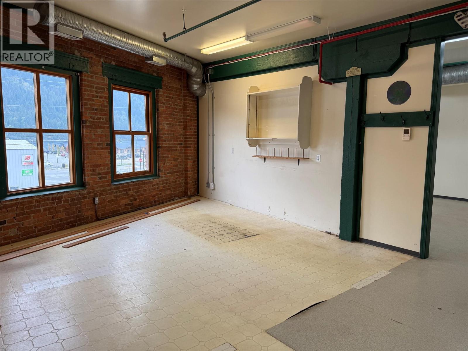 202 625 Front Street, Nelson