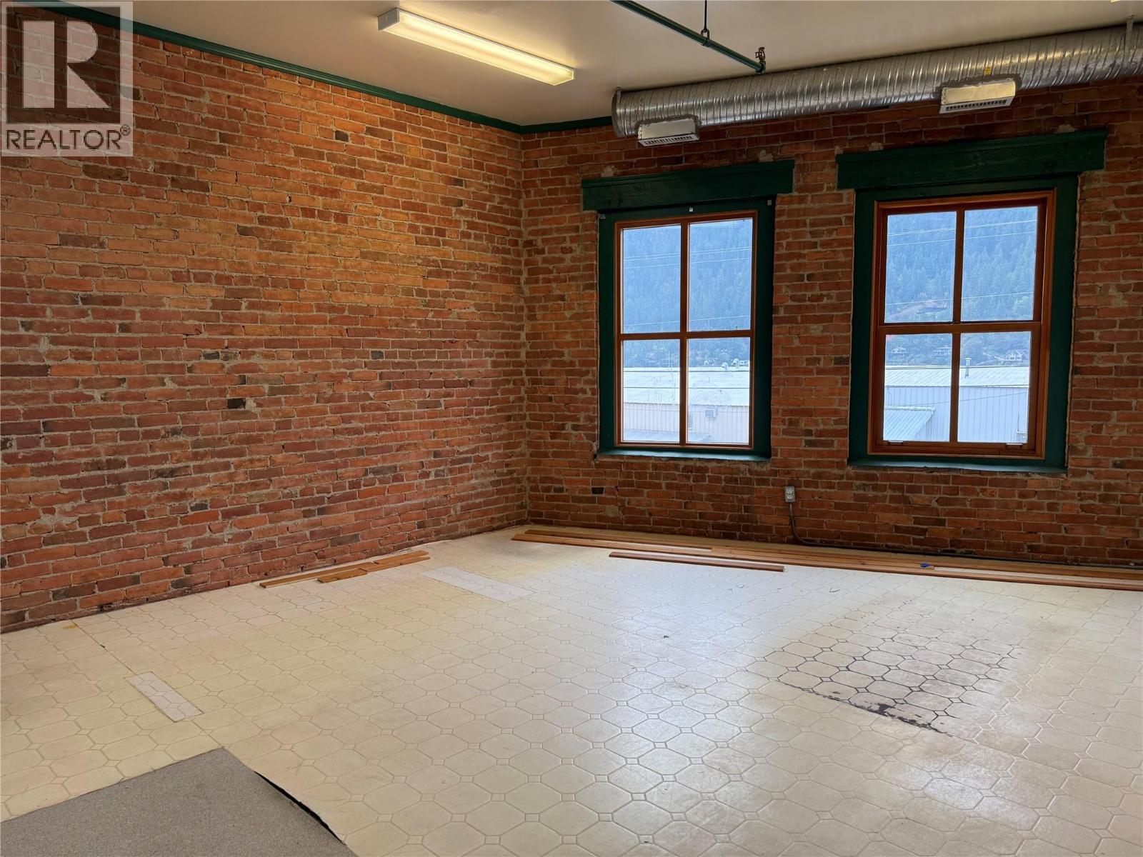 202 625 Front Street, Nelson