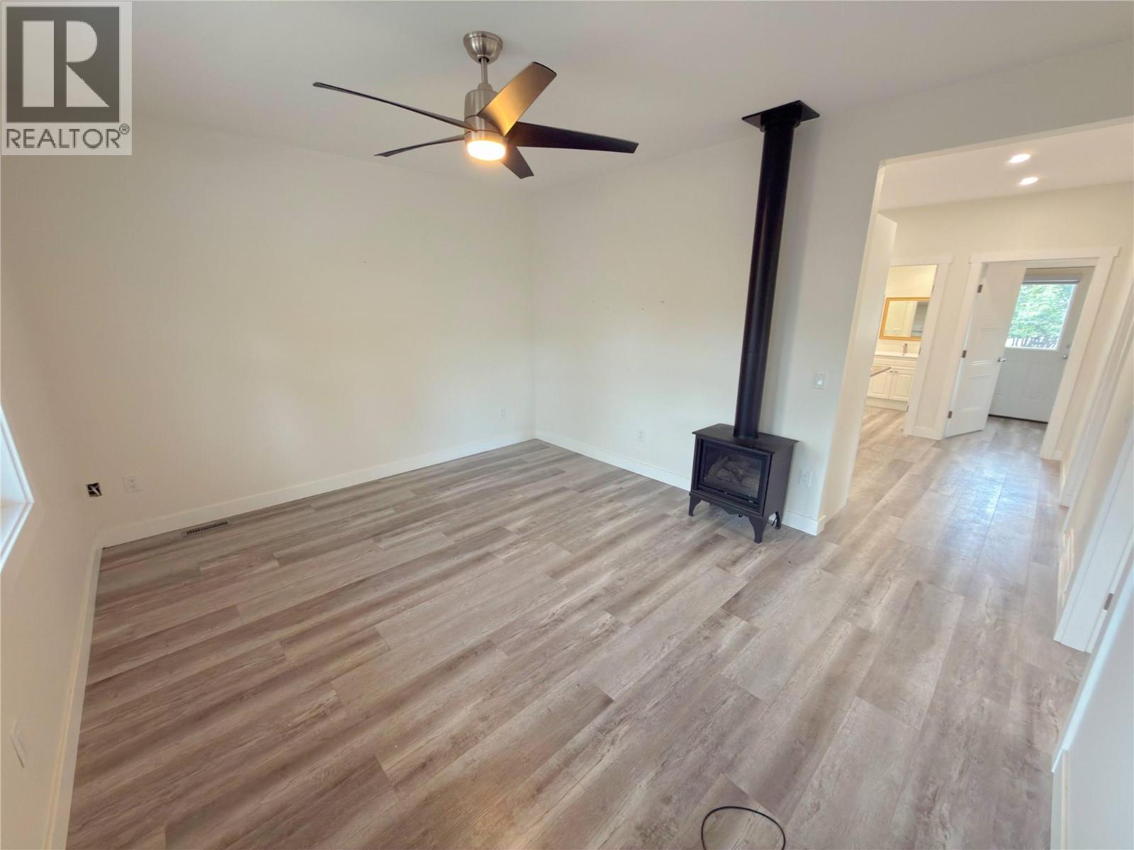 27 Fenchurch Avenue, Princeton