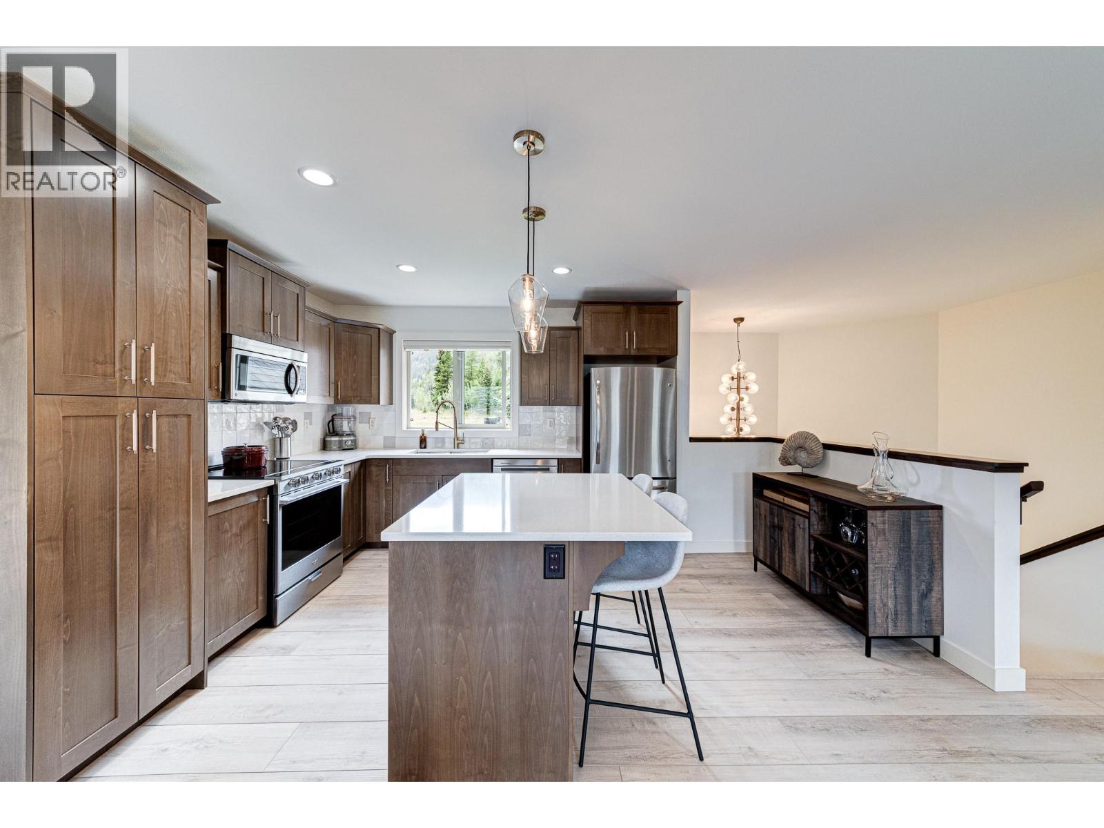 2030 GOLDEN EAGLE Drive, Sparwood