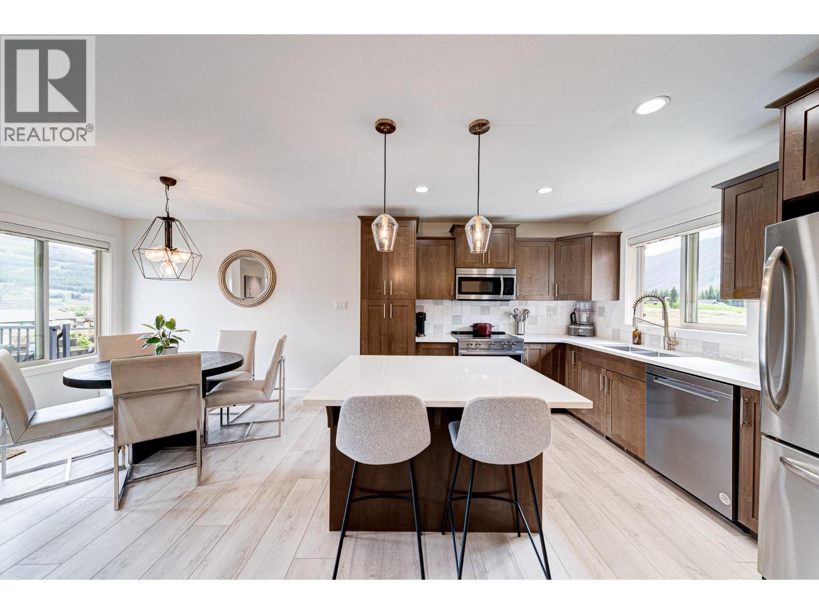 2030 GOLDEN EAGLE Drive, Sparwood