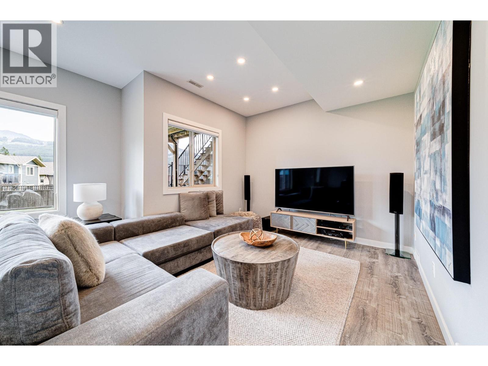 2030 GOLDEN EAGLE Drive, Sparwood