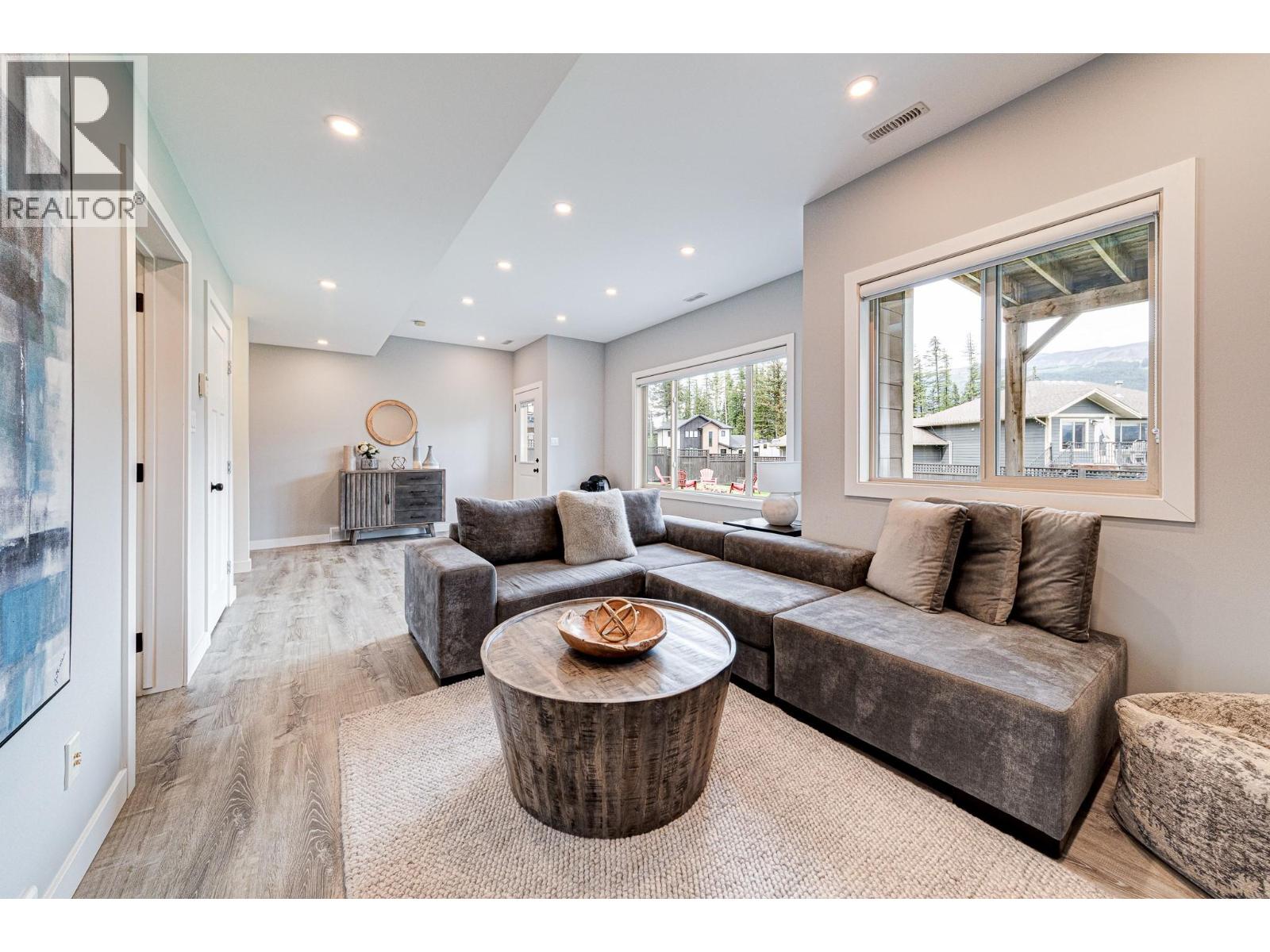 2030 GOLDEN EAGLE Drive, Sparwood