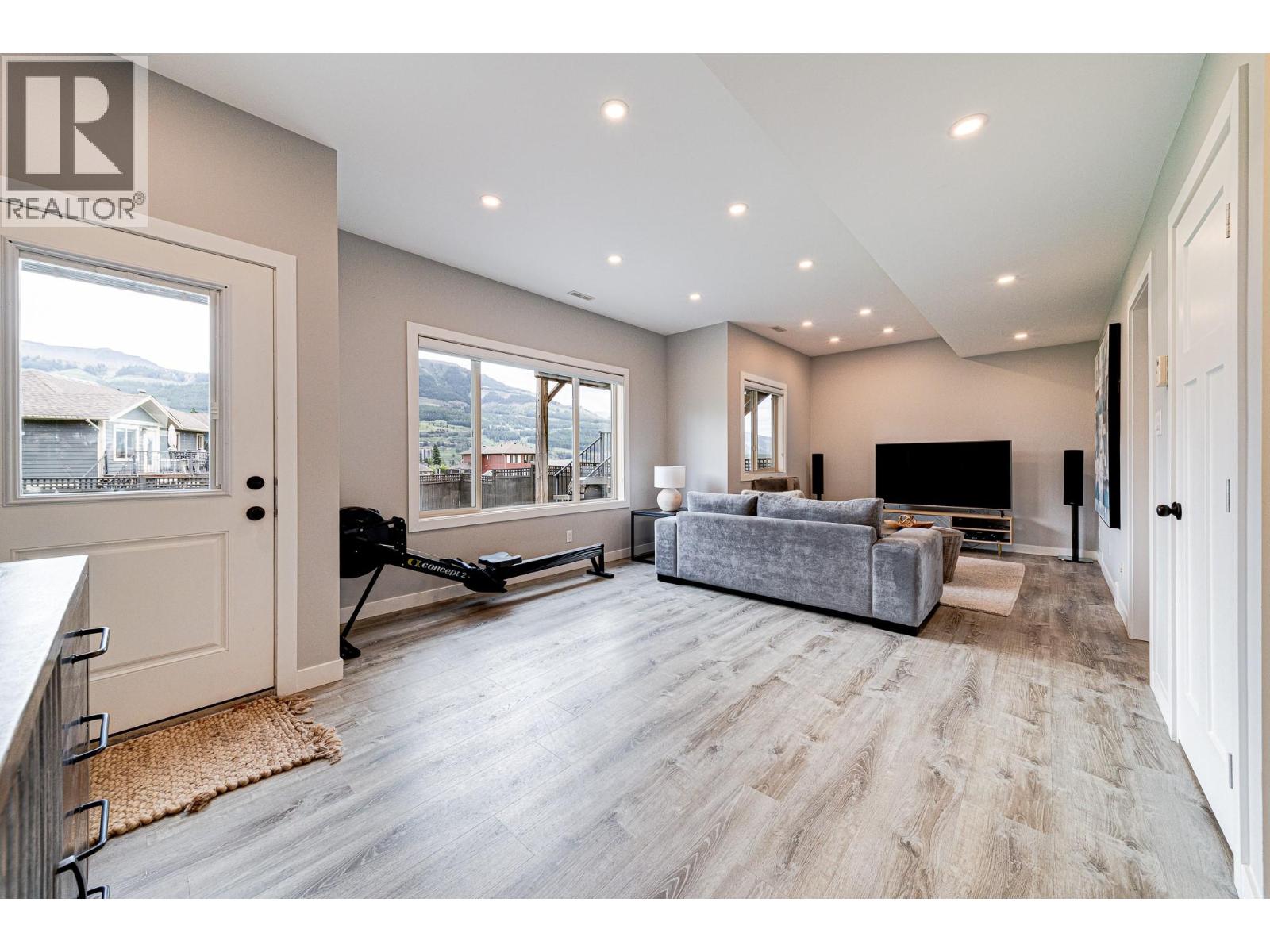 2030 GOLDEN EAGLE Drive, Sparwood