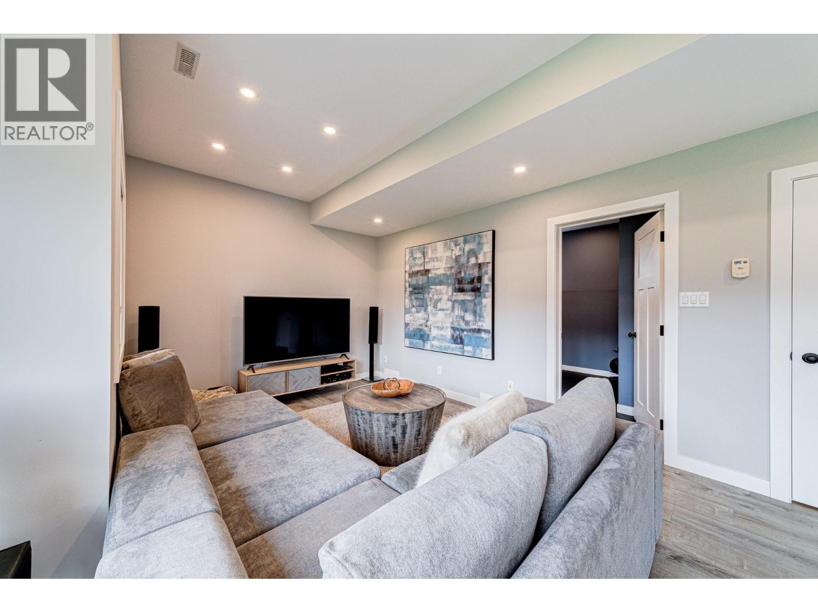 2030 GOLDEN EAGLE Drive, Sparwood