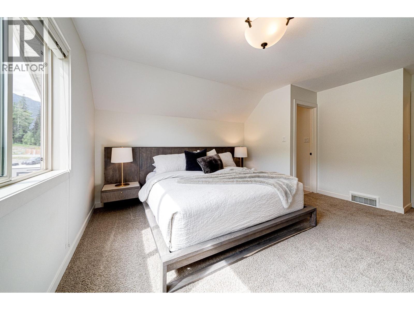 2030 GOLDEN EAGLE Drive, Sparwood