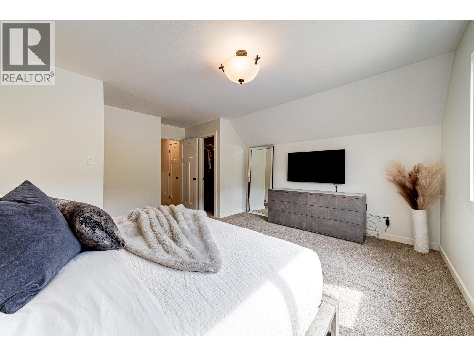 2030 GOLDEN EAGLE Drive, Sparwood