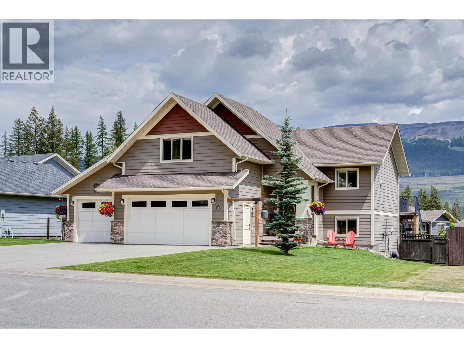 2030 GOLDEN EAGLE Drive, Sparwood