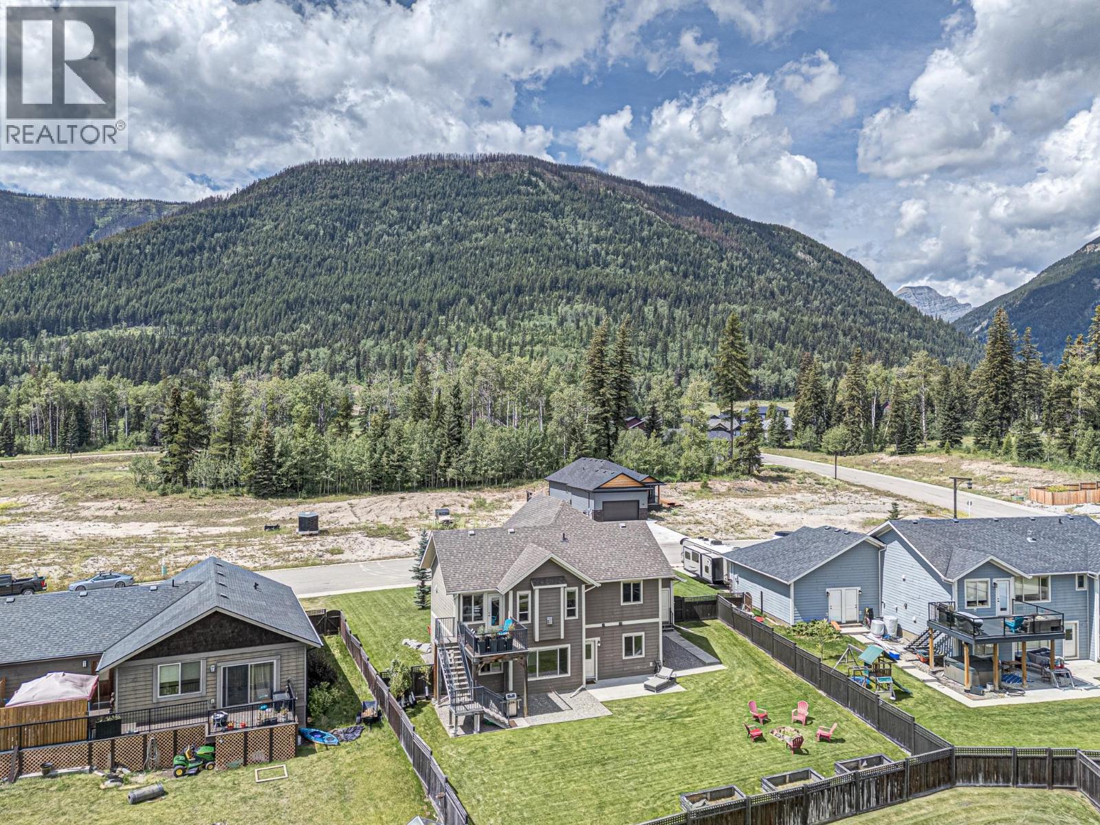 2030 GOLDEN EAGLE Drive, Sparwood