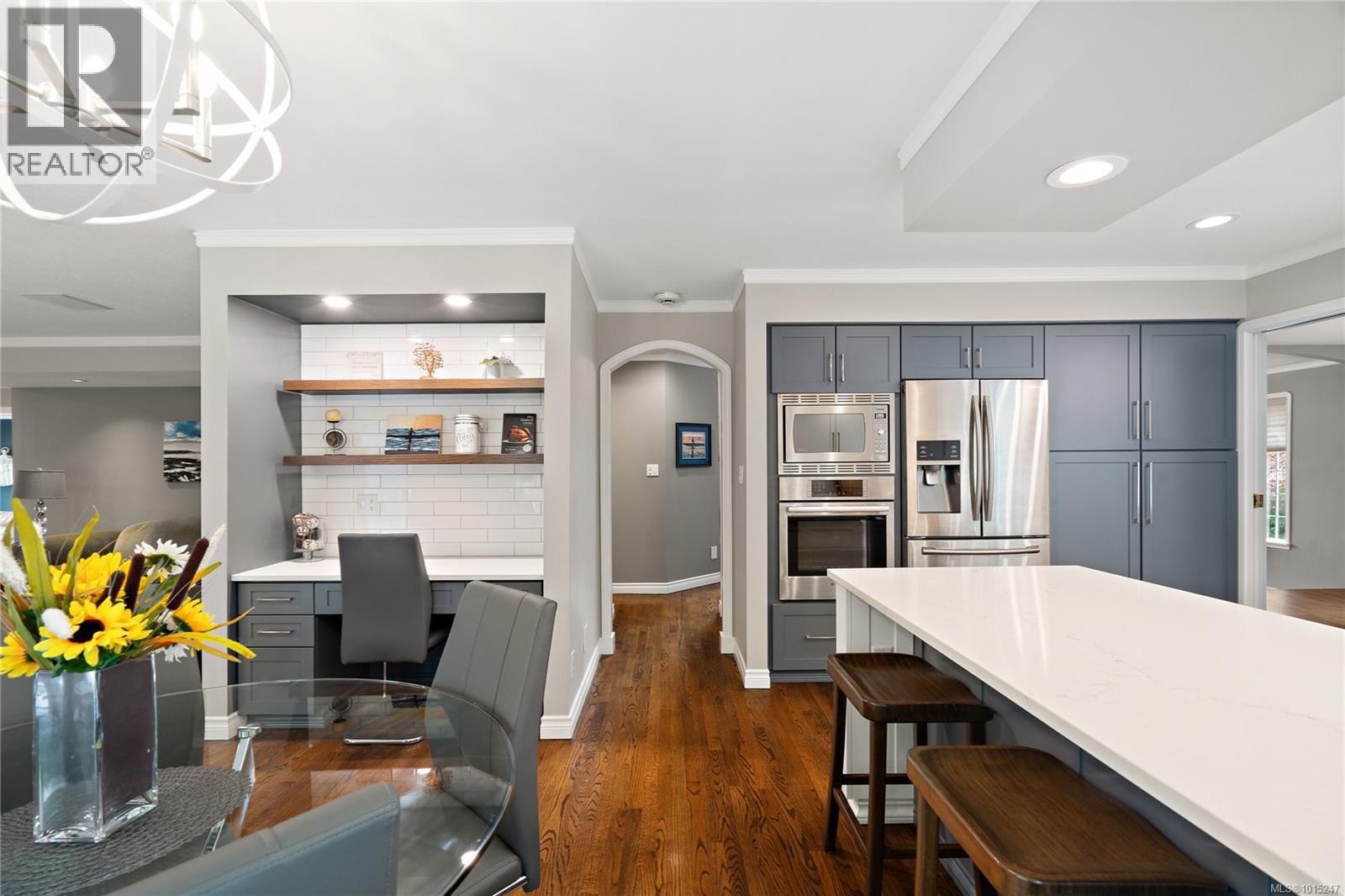 8650 Richland Pl, North Saanich