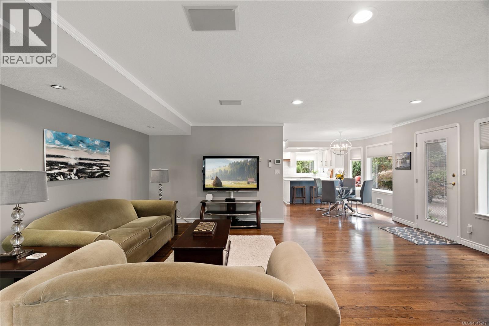 8650 Richland Pl, North Saanich