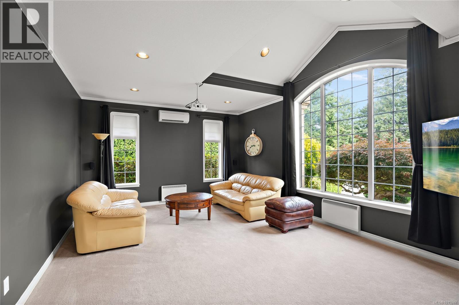 8650 Richland Pl, North Saanich