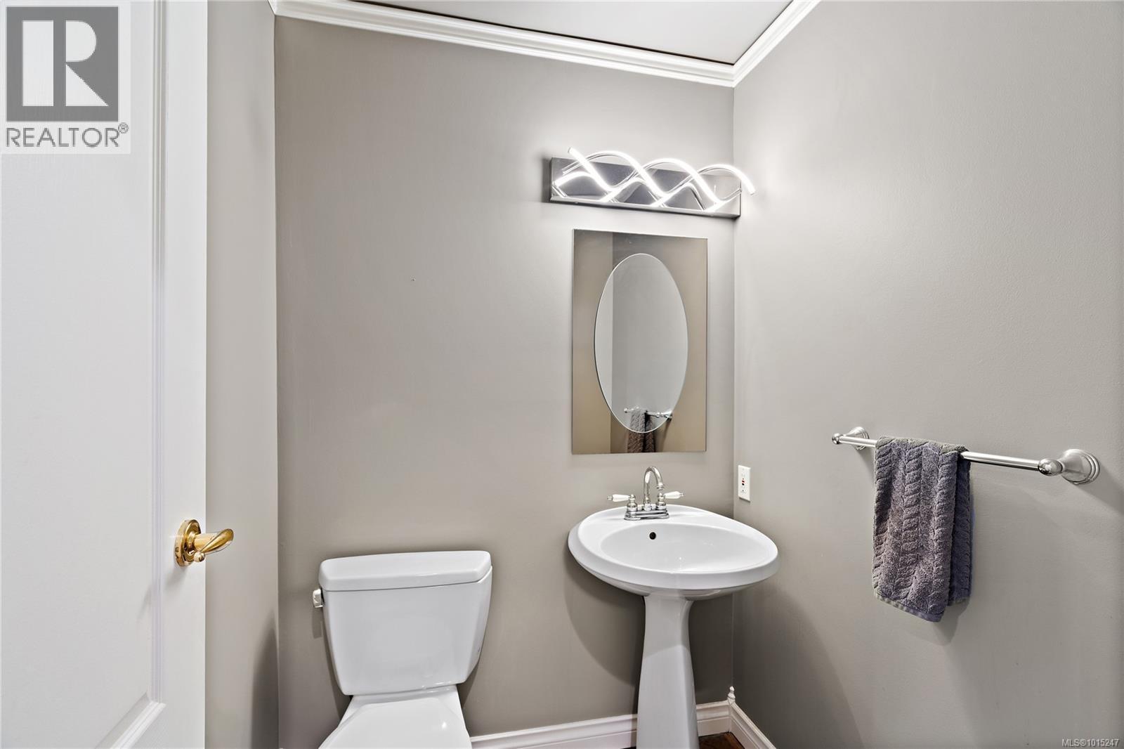 8650 Richland Pl, North Saanich