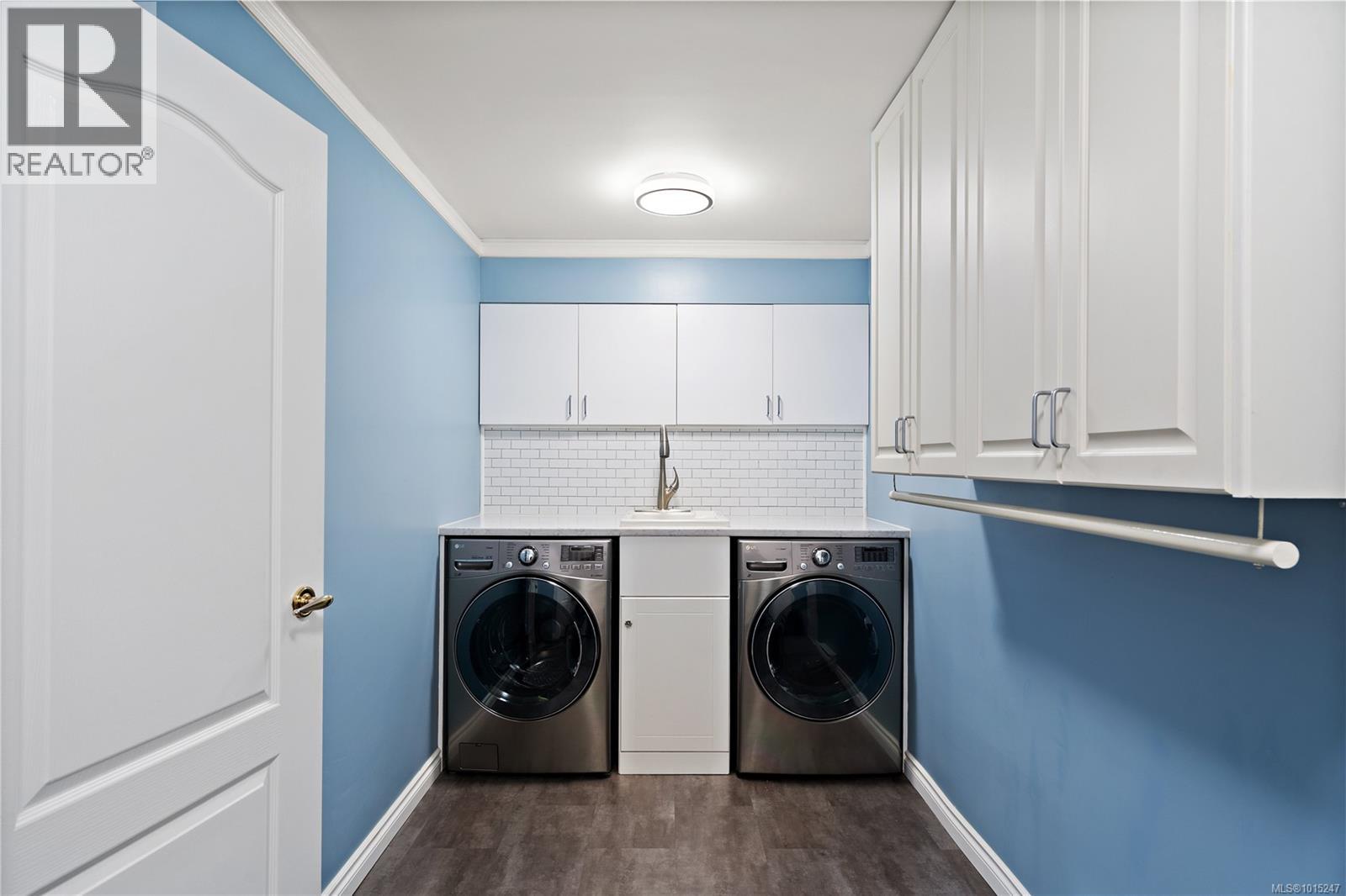 8650 Richland Pl, North Saanich