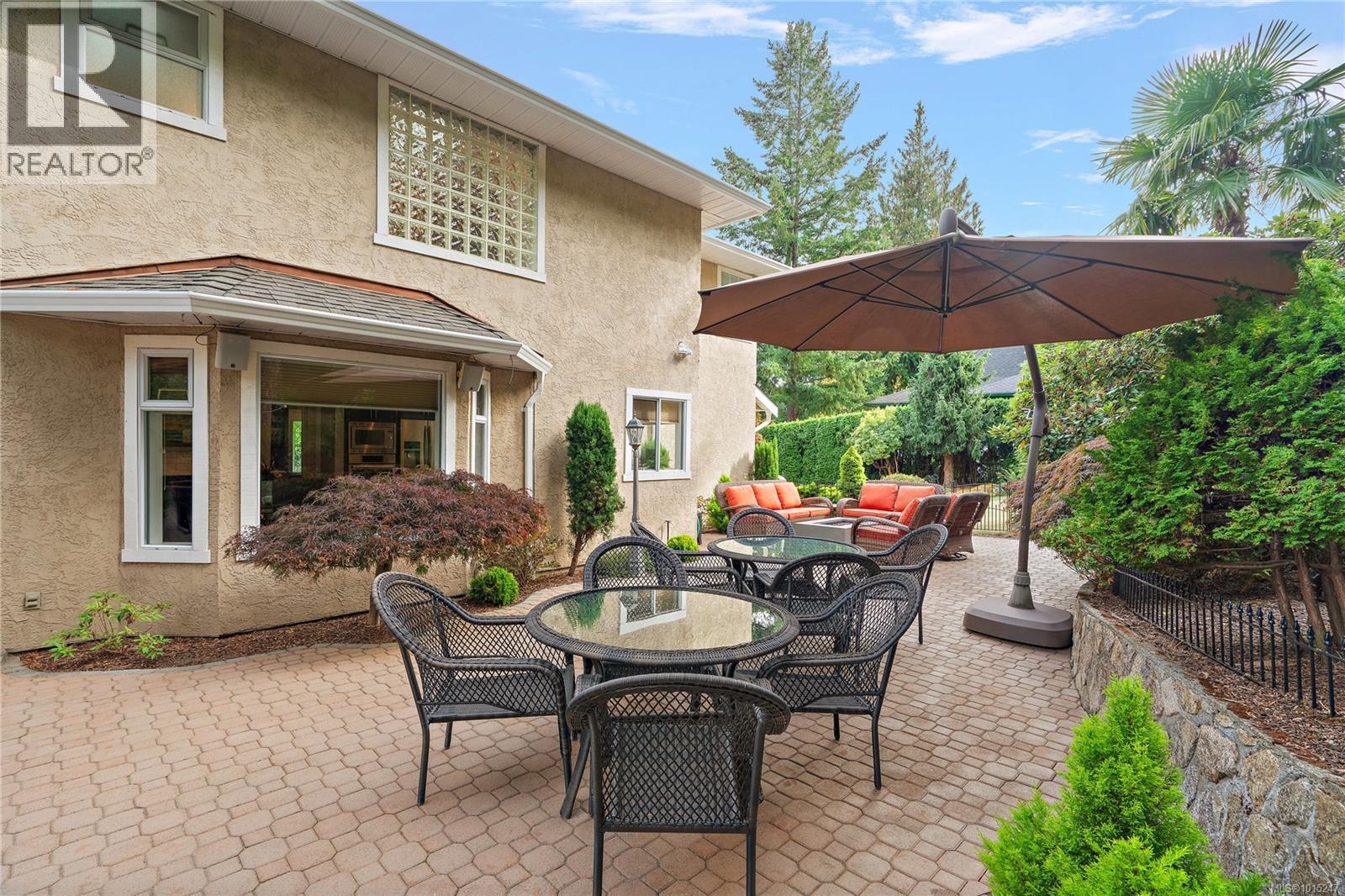 8650 Richland Pl, North Saanich