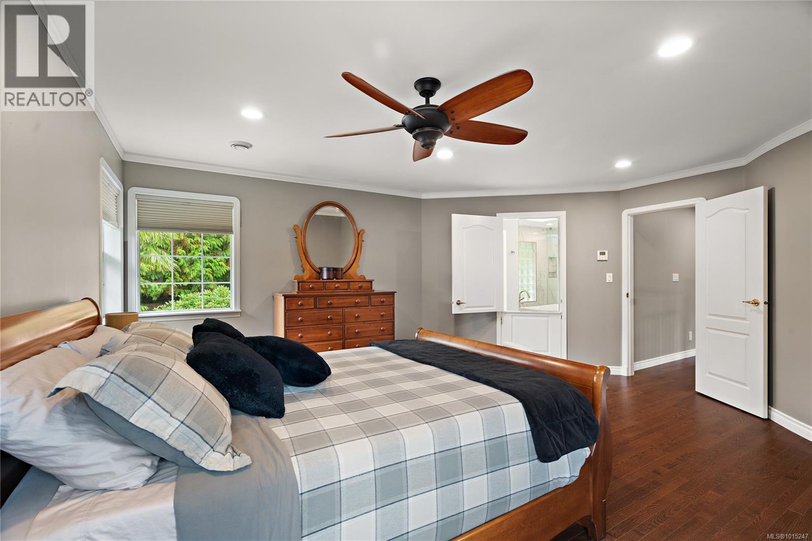 8650 Richland Pl, North Saanich
