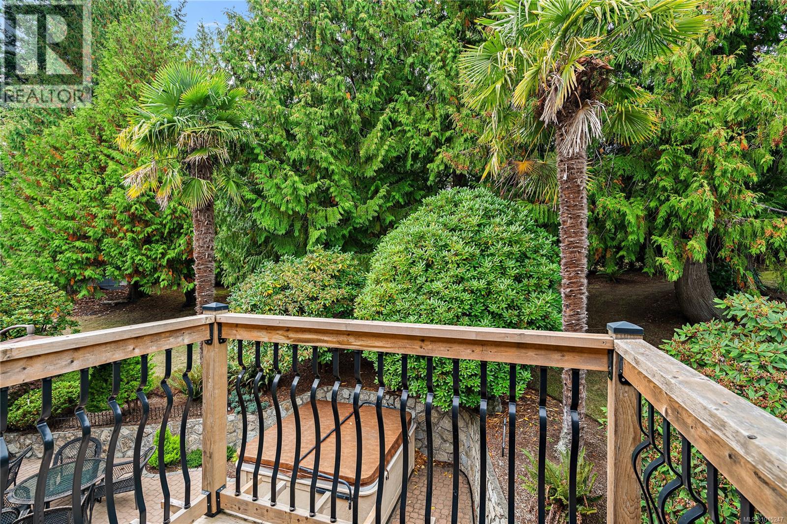 8650 Richland Pl, North Saanich
