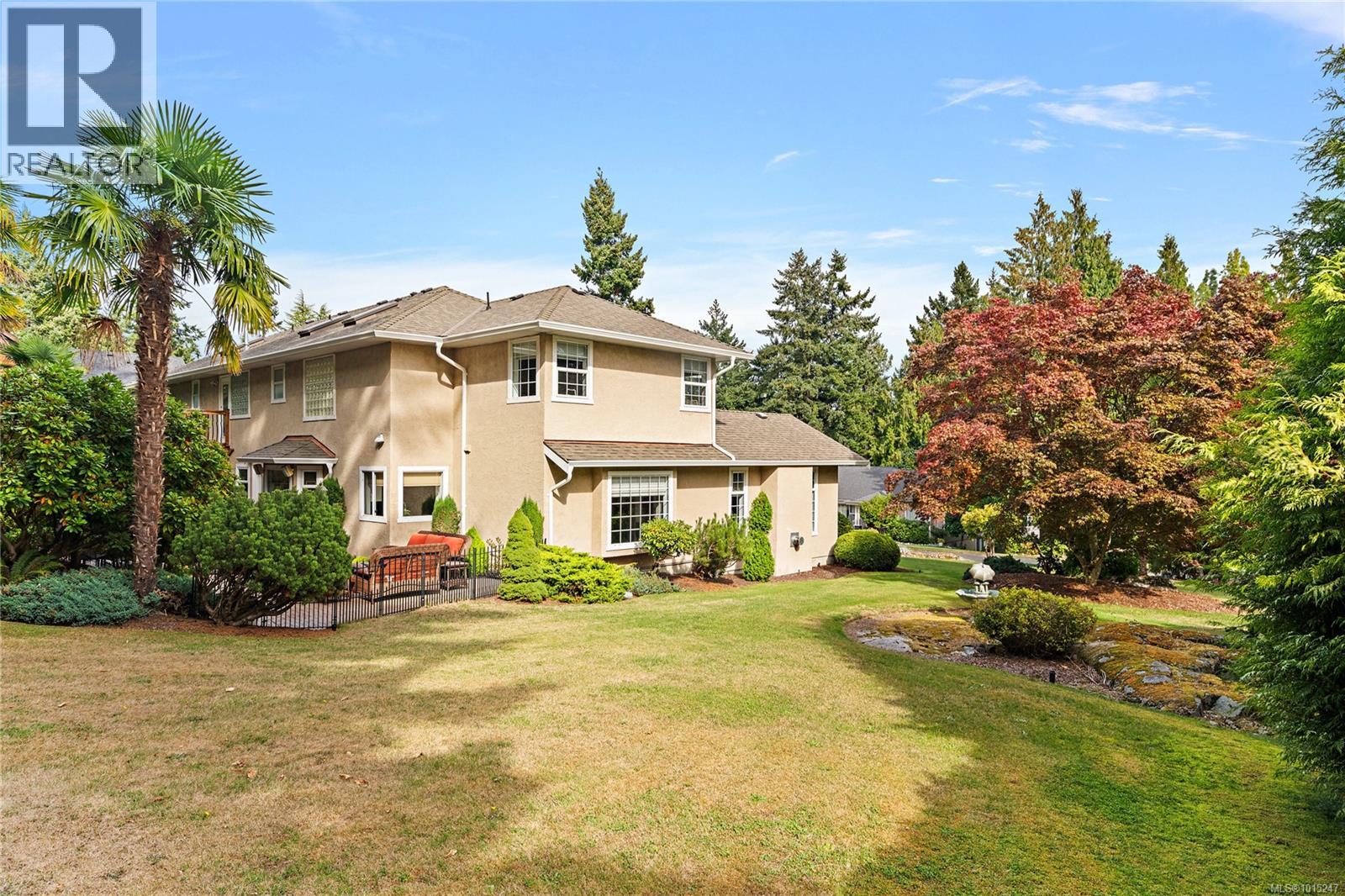 8650 Richland Pl, North Saanich
