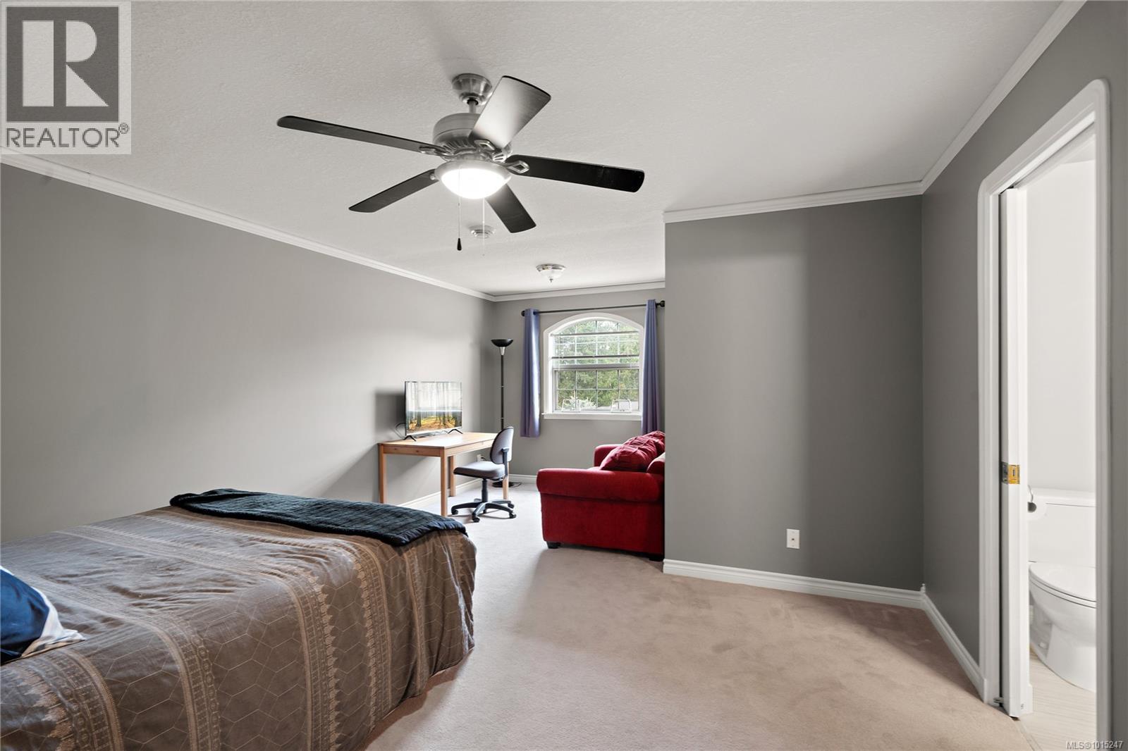 8650 Richland Pl, North Saanich