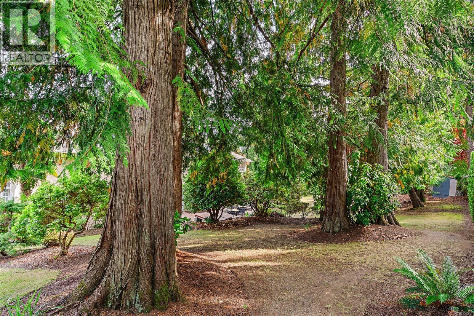 8650 Richland Pl, North Saanich