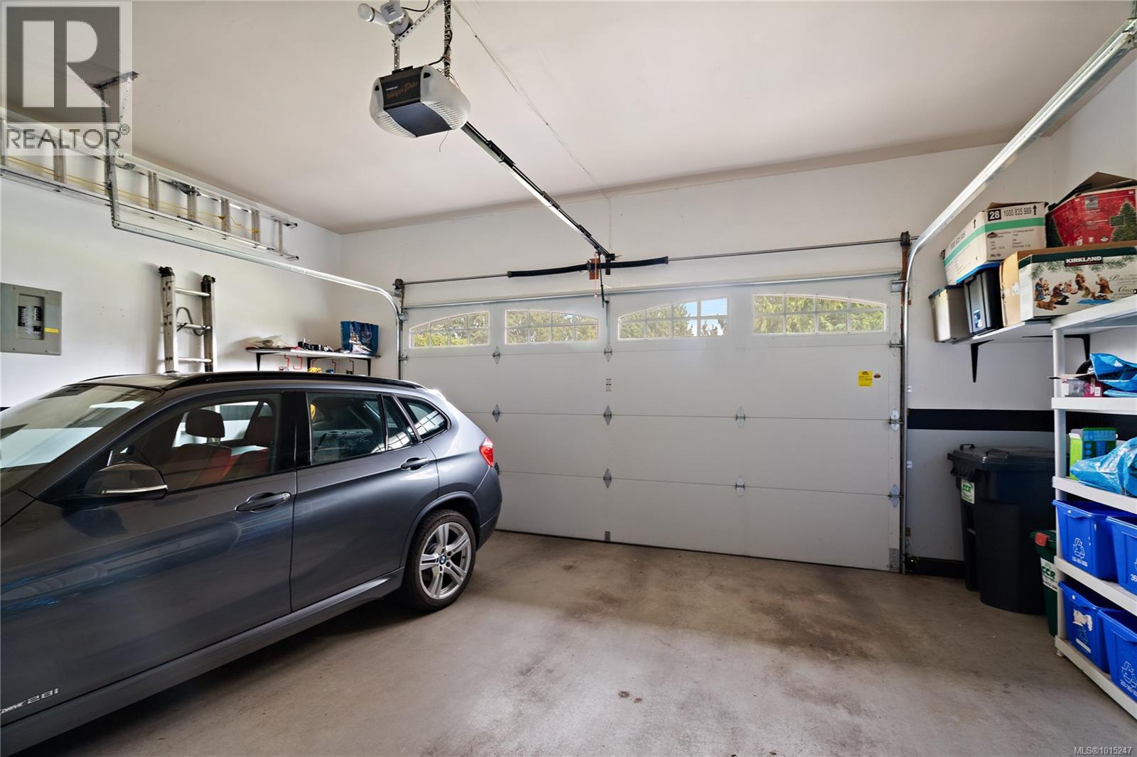 8650 Richland Pl, North Saanich