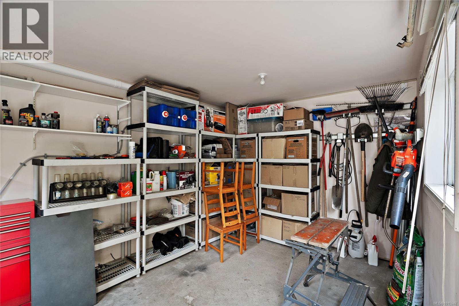 8650 Richland Pl, North Saanich