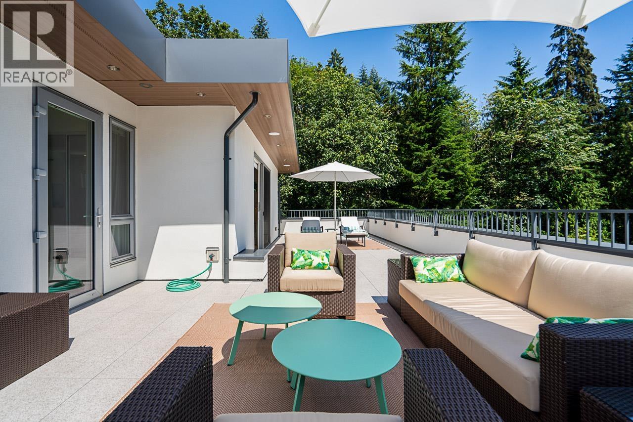 4415 STONE CRESCENT, West Vancouver