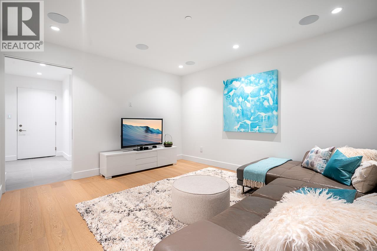 4415 STONE CRESCENT, West Vancouver