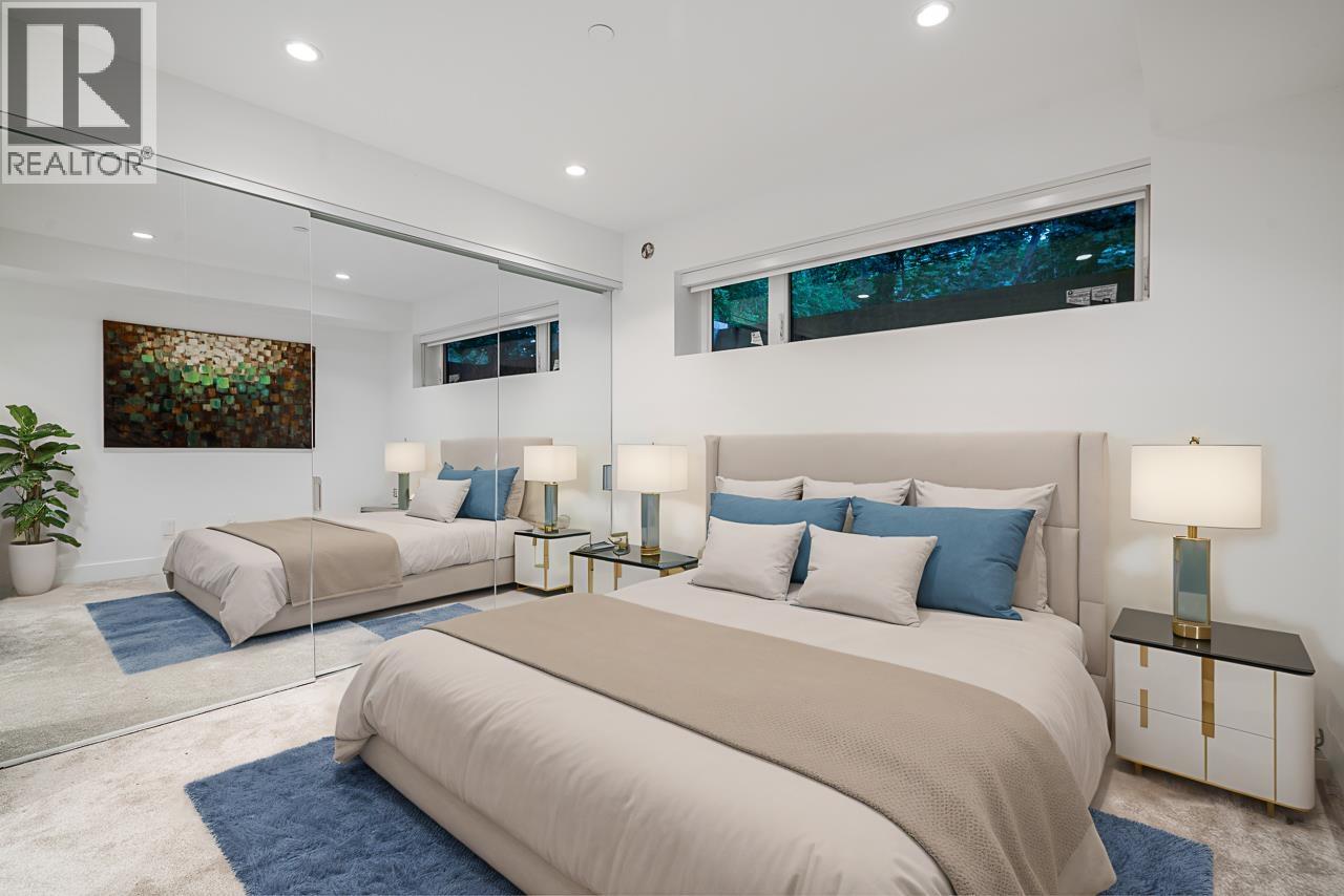 4415 STONE CRESCENT, West Vancouver