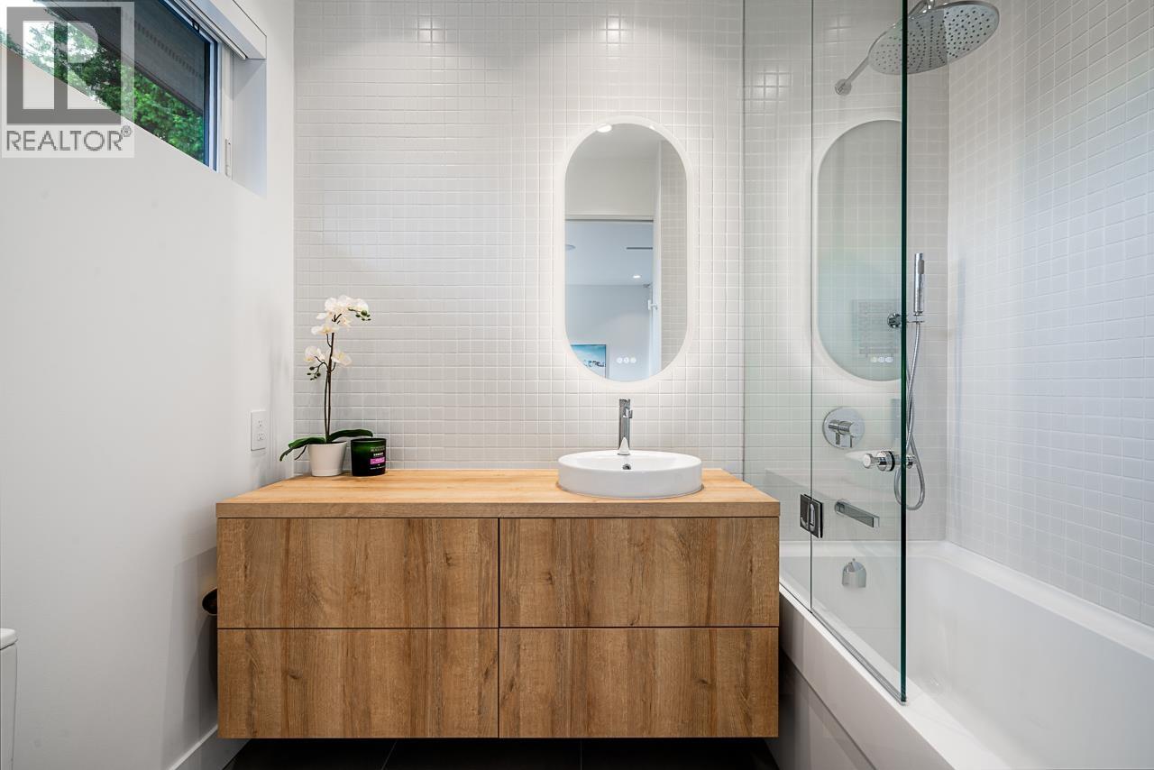 4415 STONE CRESCENT, West Vancouver