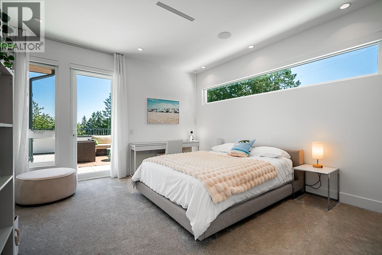 4415 STONE CRESCENT, West Vancouver