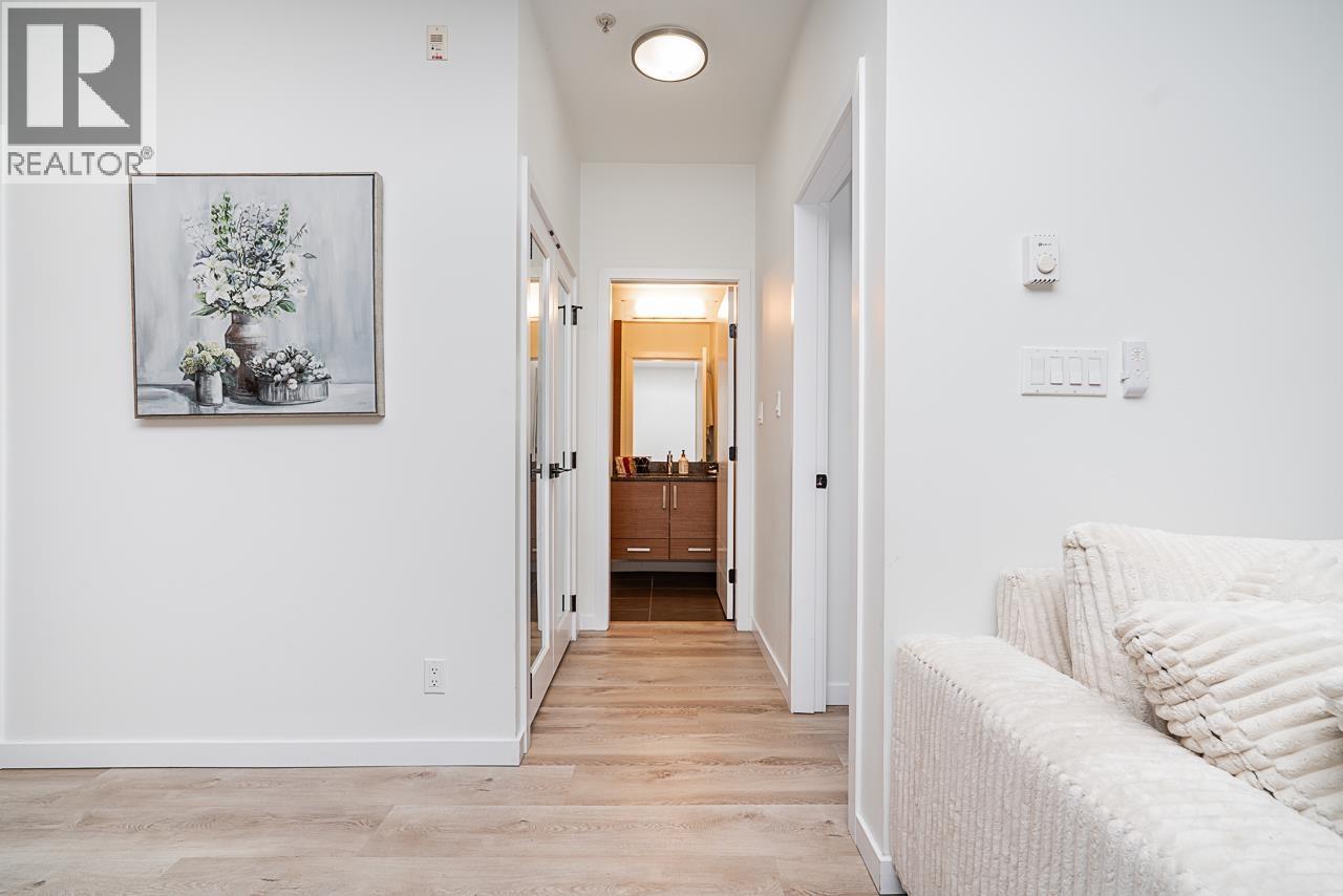 202 288 HAMPTON STREET, New Westminster