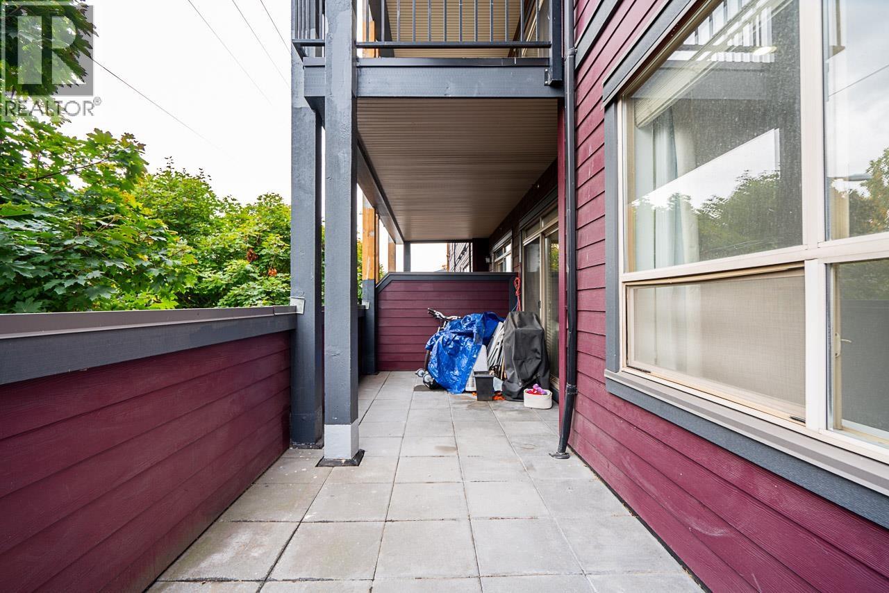202 288 HAMPTON STREET, New Westminster